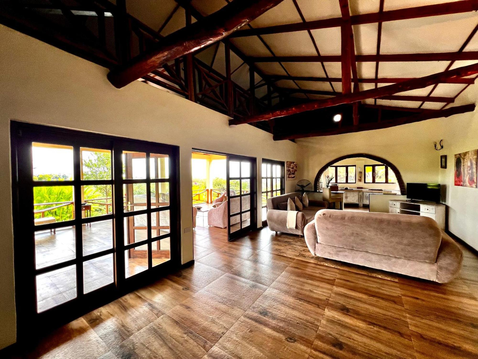 Pink Flamingo Boutique Hotel 모시 외부 사진