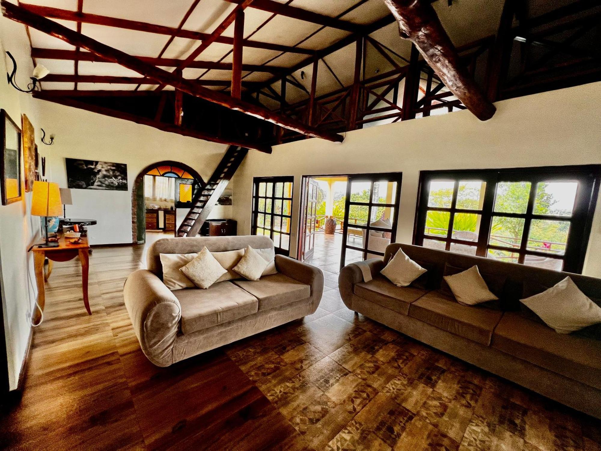 Pink Flamingo Boutique Hotel 모시 외부 사진