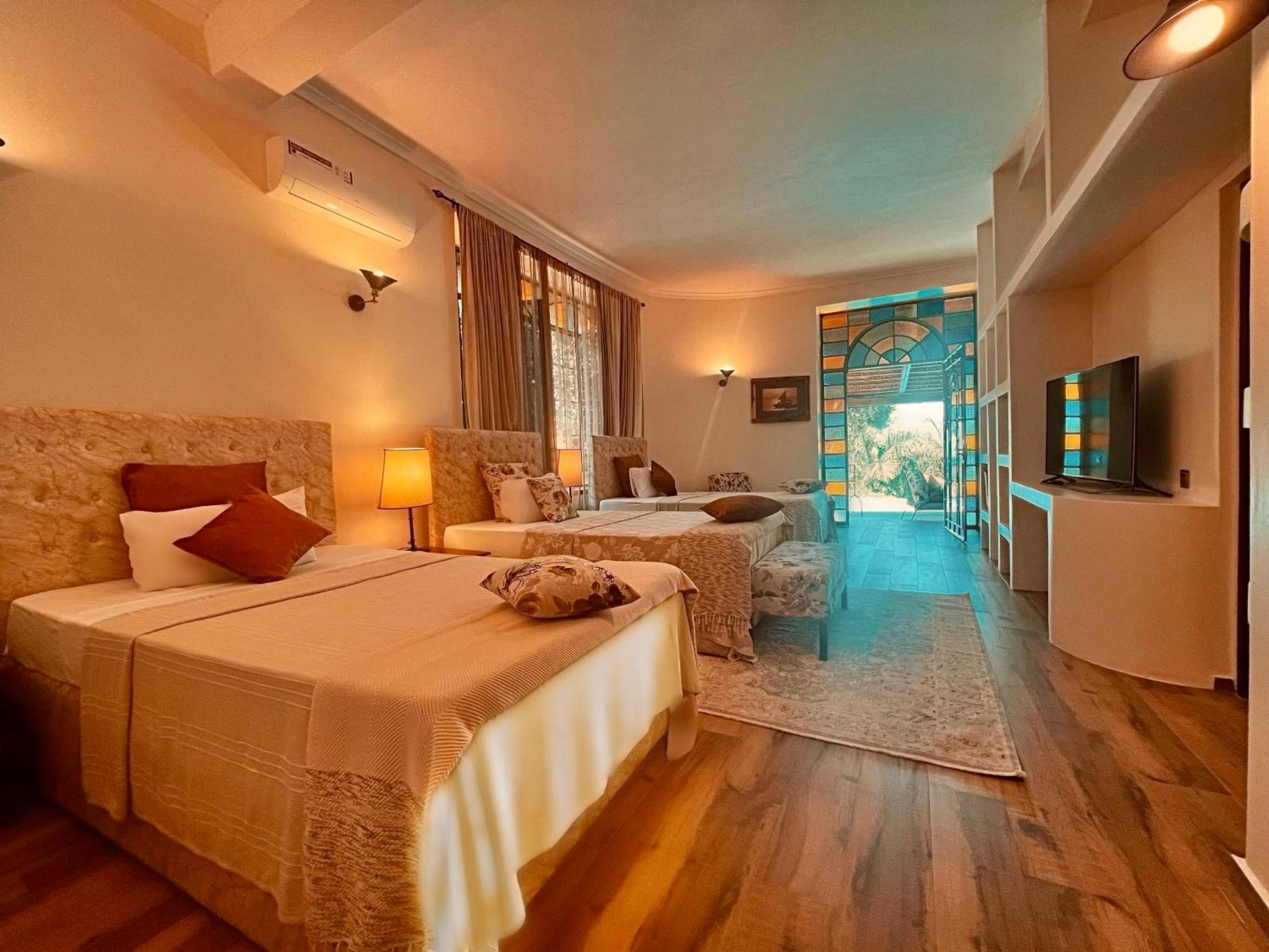 Pink Flamingo Boutique Hotel 모시 외부 사진
